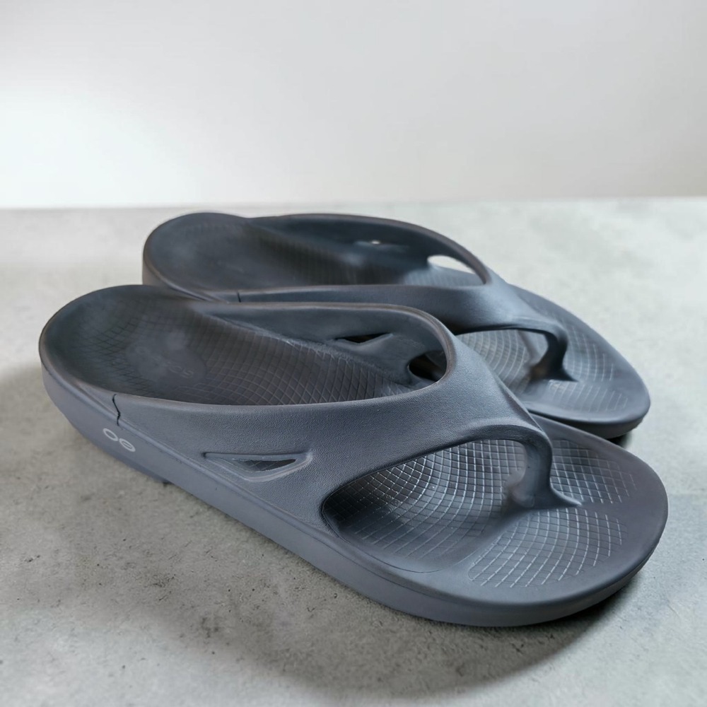 OOFOS Mens Size‎ 13 Gray Sandals Slides Flip Flops Thong Beach